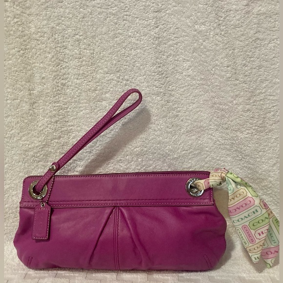 LIKE NEW‼️COACH F13555 KYRA LEATHER CLUTCH WITH MINI SCARF - Picture 4 of 10